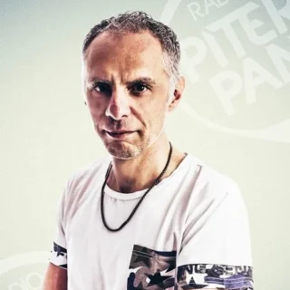 DJ Maxwell