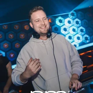 Mike Van Dee